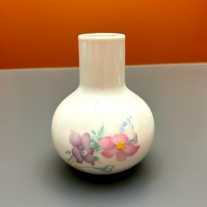 VTG Srednick Collection Gourd Shaped Vase Japan white with pink & purple flowers